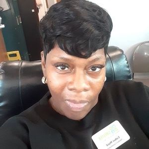 Meet your Posher, Esther